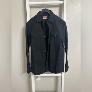 Cowboy fit wrangler button up.